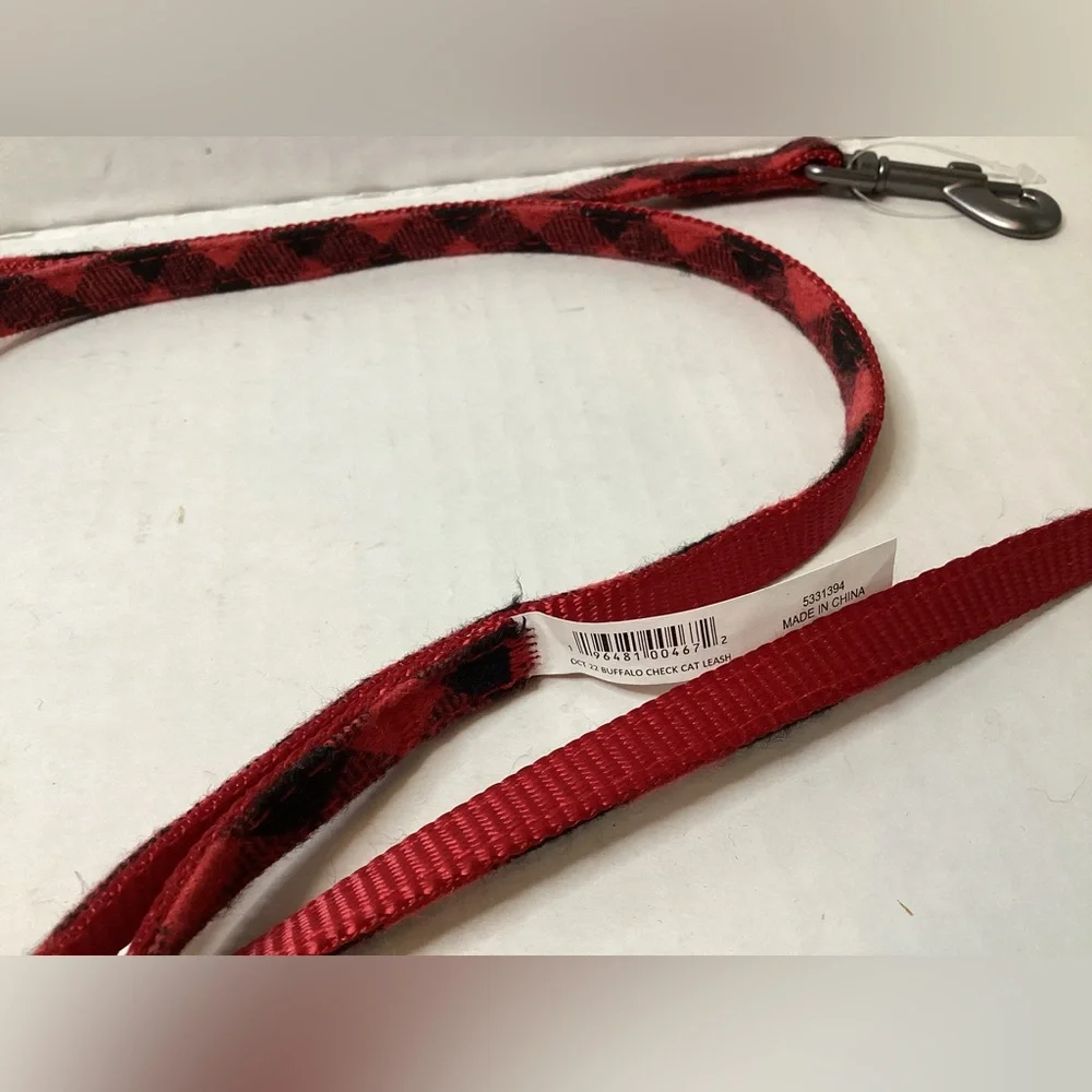 Whisker City Buffalo Check Plaid Cat Leash Red Black 6ft NWTs